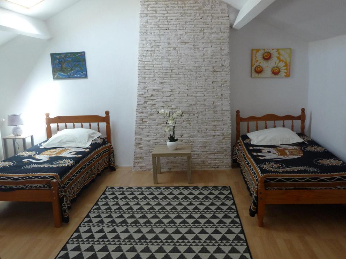 Les Tuileries Bed & Breakfast Ponteyraud Ngoại thất bức ảnh